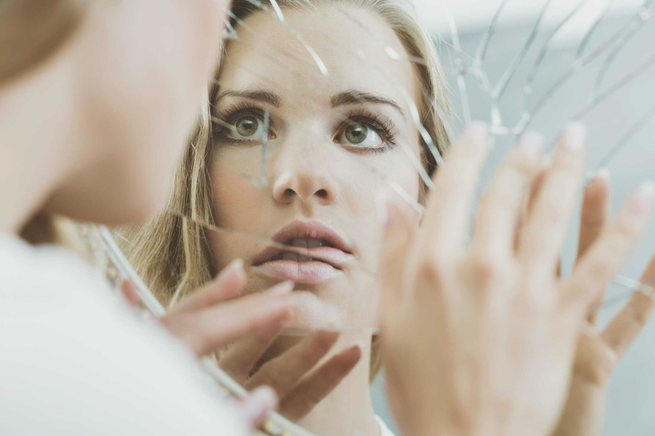symptoms of bpd in females